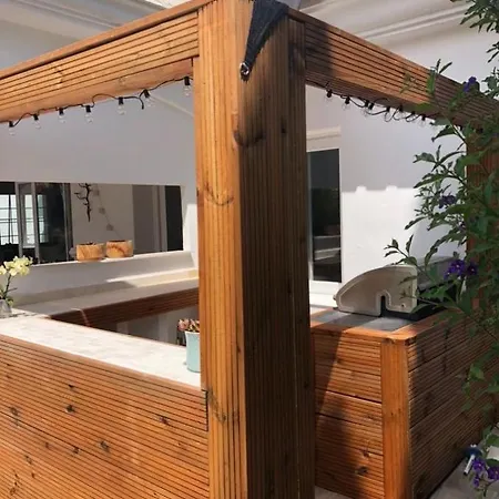El Paraiso Deluxe Villa *