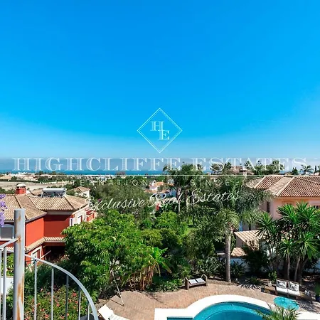 El Paraiso Deluxe Villa *